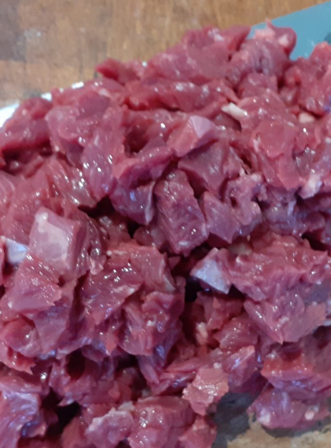 Diced Skirting ( pasty beef )